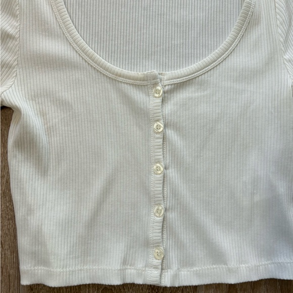 White Ribbed Button-Up Crop Top - Picture 3 of 4